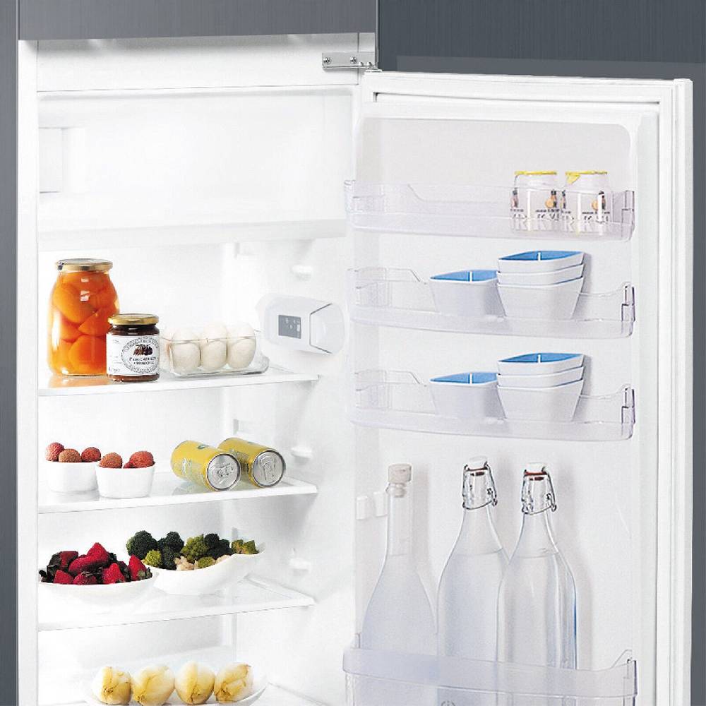 aruh_vertrieb Indesit Einbaukühlschrank 122 cm Nische mit Gefrierfach Schlepptür 189 L LED NEU Neueste Stile