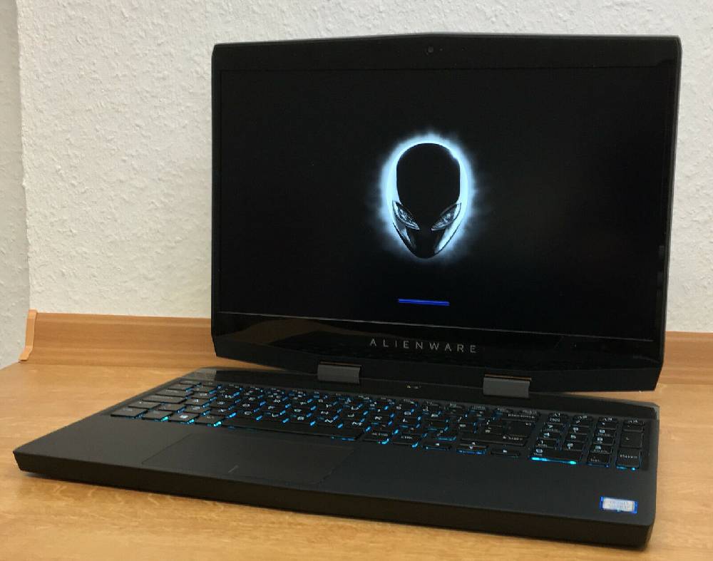 MiacomShop GAMING SYSTEME DELL ALIENWARE M15 i7 8.GEN.-6X4,1GHz SSD 15,6"FHD NVIDIA-6GB
