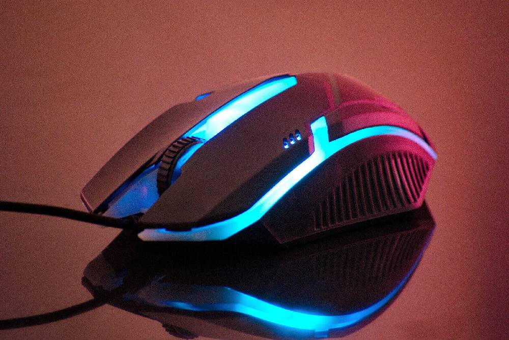 Schneemann-Versand Coole Gaming Maus Mouse Milang Blade M3 LED RGB Beleuchtung USB Kabel Laptop PC Rabatt