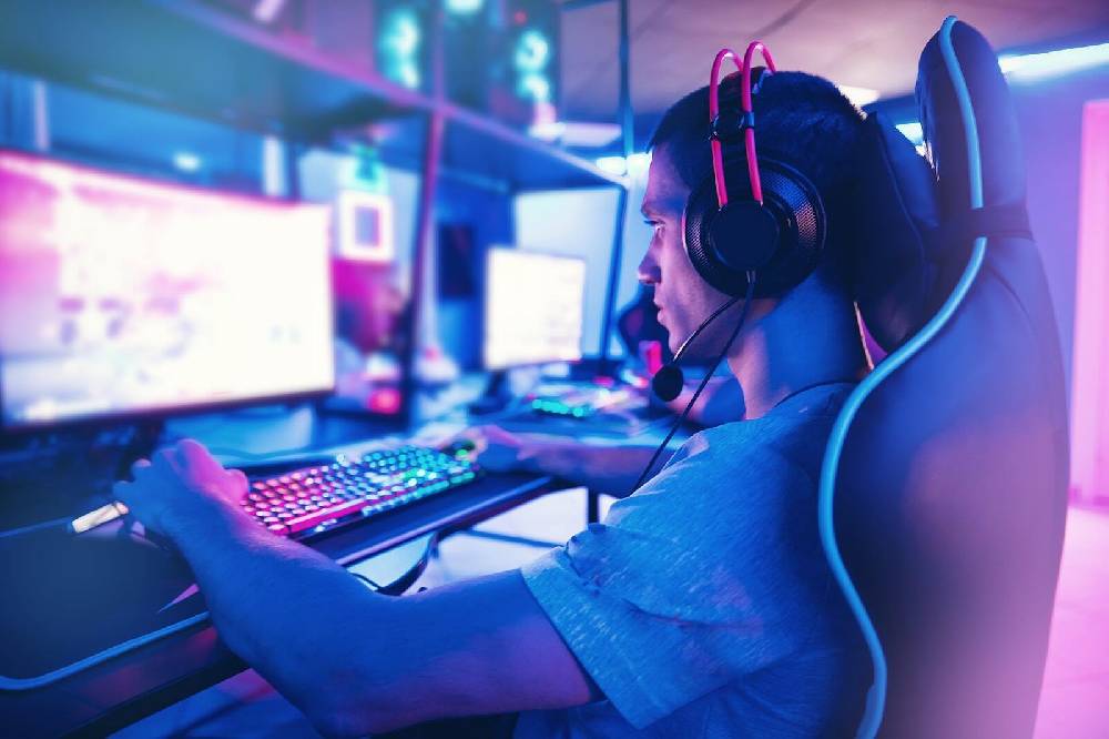 meinpc Gaming PC Gamer Sets Gamer PC Komplett Set AMD Ryzen 7 5700 8x 4.6 Ghz Radeon 27" TFT 1ms Gaming RGB Günstig kaufen