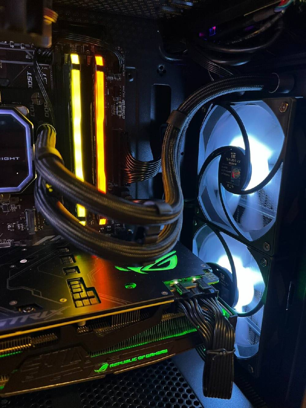 Simon Schurm HIGH END Gaming PC  Günstiger Verkauf