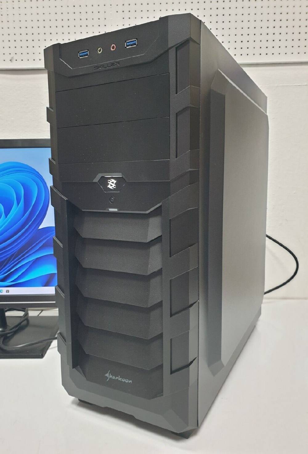 edik.hifi.irina Scharkoon Gaming PC wie i7 12x2,50GHz 64GB 256GB SSD+512GB Win11 Computer RX 580