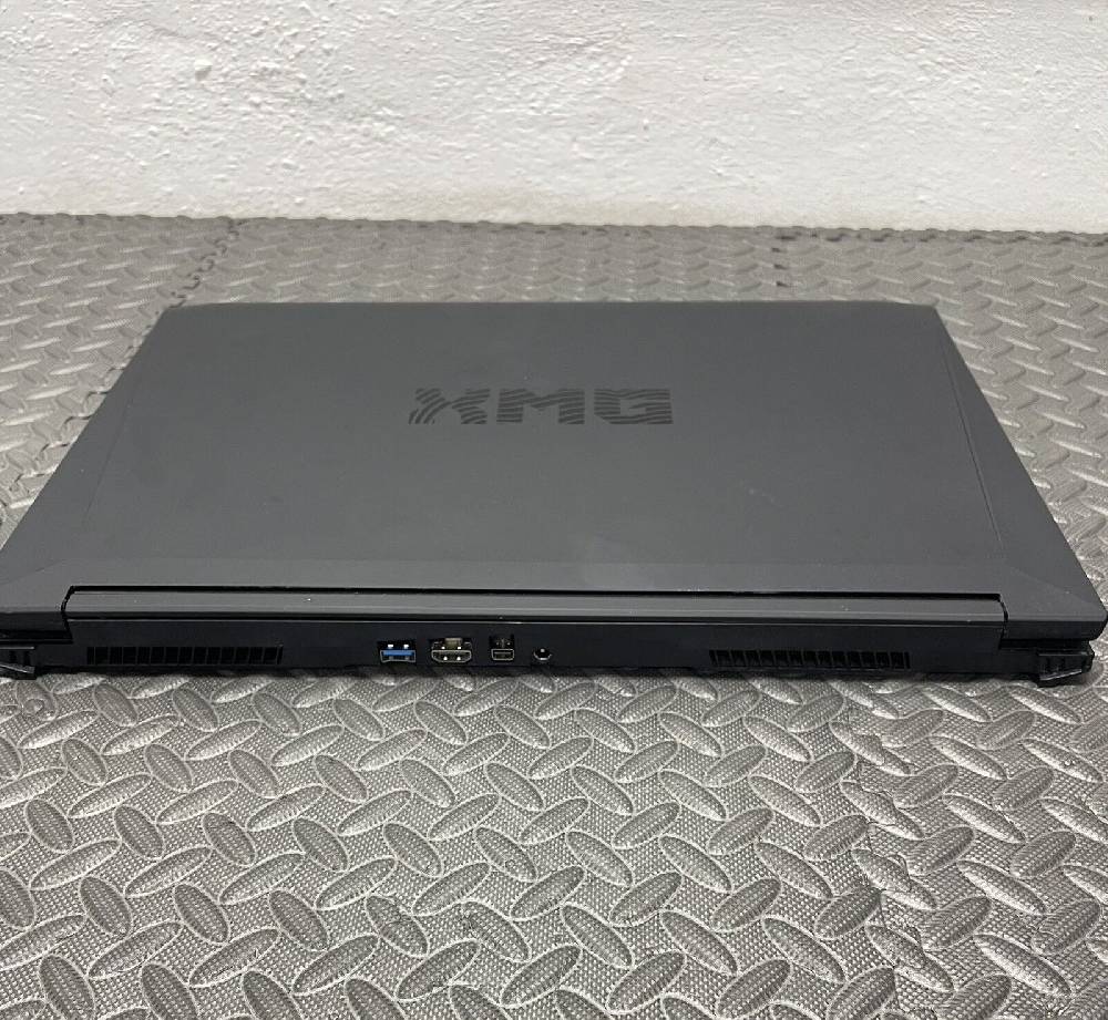 aras-elektro-shop Schenker XMG A706 Gaming Laptop