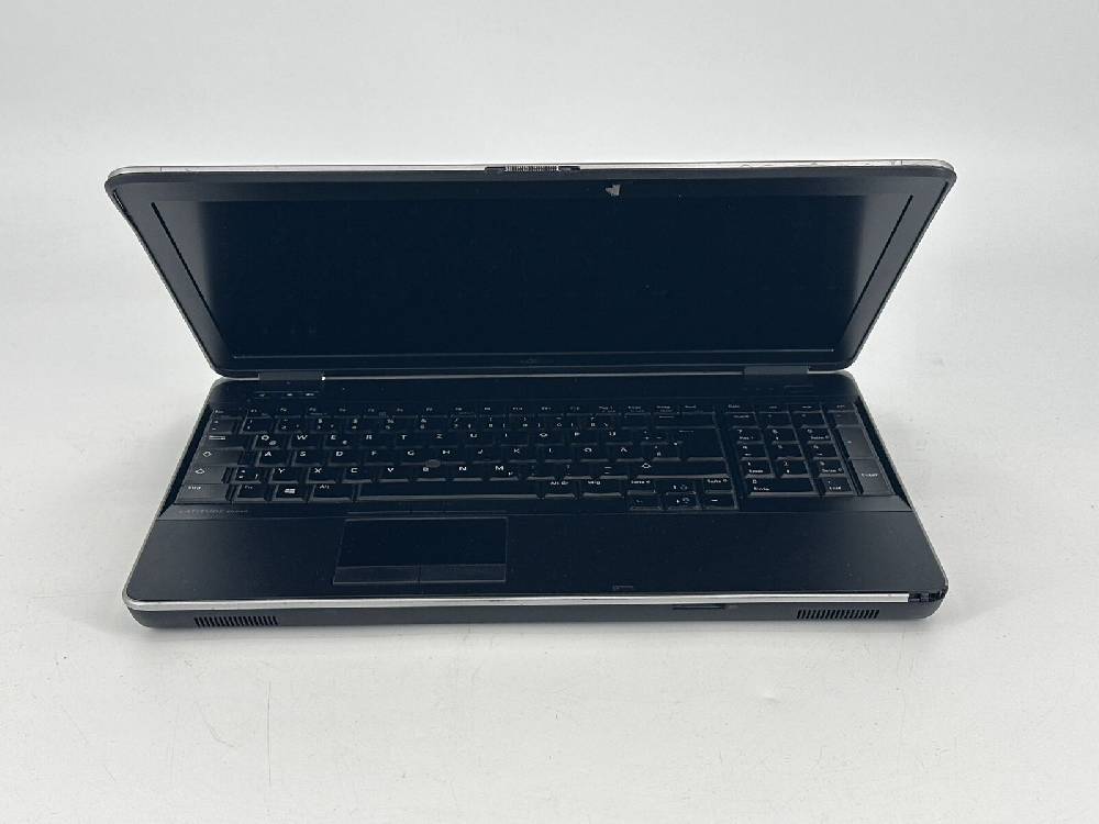Recover IT GmbH Dell Latitude E6540 Win 11 Pro 15,6" HD8790M i7-4810MQ @2,80 GHz 16GB 512GB SSD Im Verkauf
