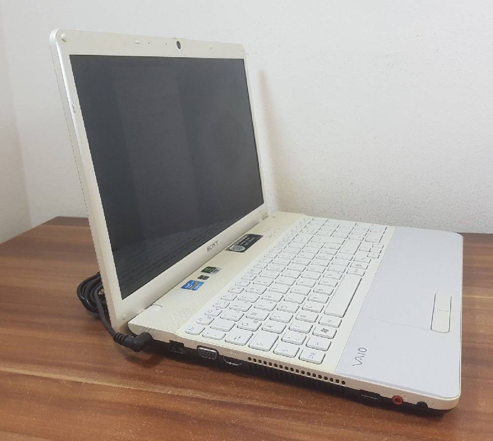 Bitte-Kaufe-Mich 15,6" Gaming Sony Intel i3 2,3GHz 6GB/500GB nVidia GeForce 410M HDMI Webcam uvm Meist gekauft