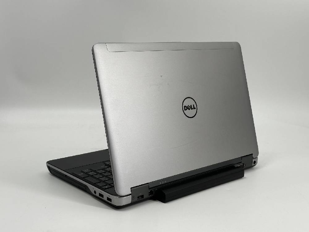 Recover IT GmbH Dell Latitude E6540 Win11 Pro 15,6" Radeon 8790M i7-4610M@3,00 GHz 16GB RAM 512 Cyber Monday
