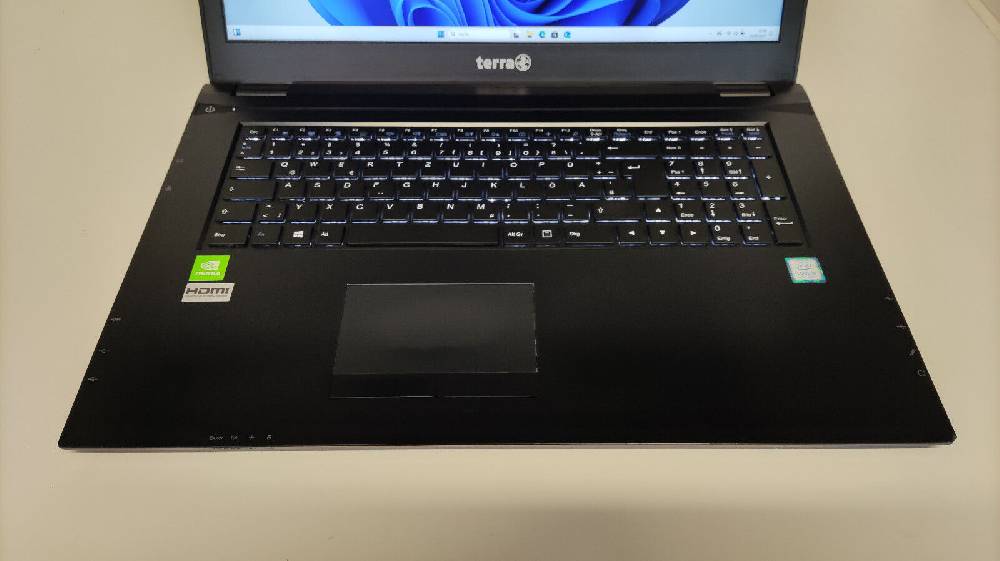 cs-trading24UG Terra Mobile 1715v 17,3" FHD Core i5 8250U 16GB RAM 1TB SSD NVidia MX250 Win11P Sonderangebote