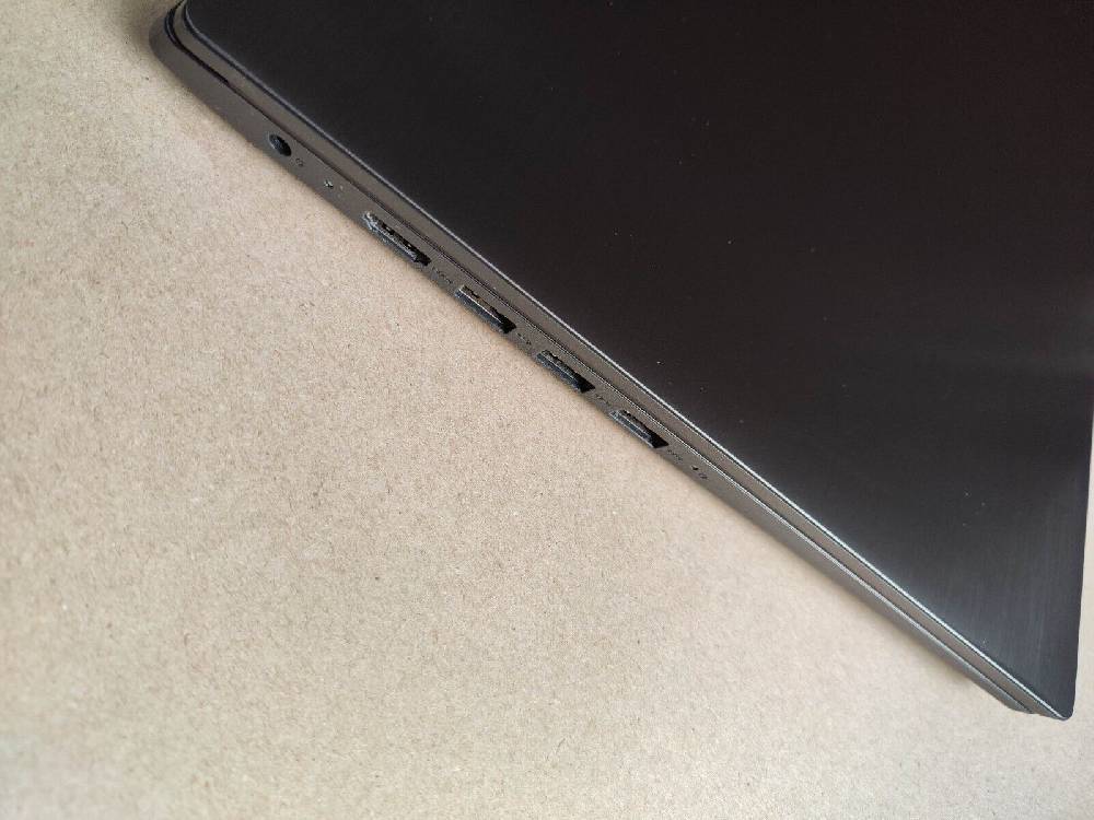 Gebraucht-land Notebook Lenovo S145-15IIL 15.6" Zoll FHD 512GB SSD 8GB RAM Intel i5 10 Gen. Win Cyber Monday