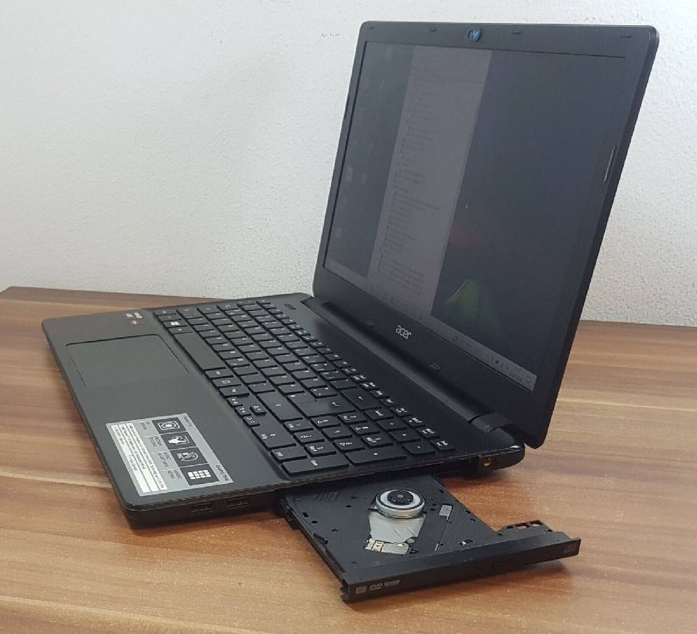 Bitte-Kaufe-Mich 15,6" Gaming Acer E5-551G AMD A10-7300 Quad 3,2GHz AMD Radeon R7 M265 8GB 1TB Wochenangebot