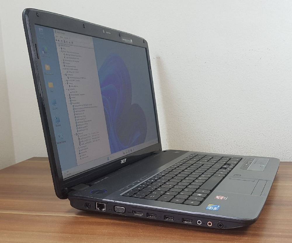 Bitte-Kaufe-Mich 17,3" Gaming Acer Aspire 7740G 2x2,26GHz 4GB/256GB SSD Radeon HD 5650 Blu-Ray Black Friday Preise