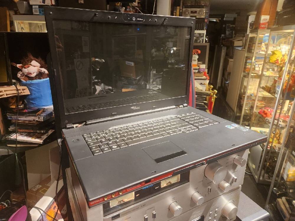 used2use belgium Fujitsu Siemens Amilo XI 3650 18.4 2.13 C2D Rare Laptop VGC To Be Completed