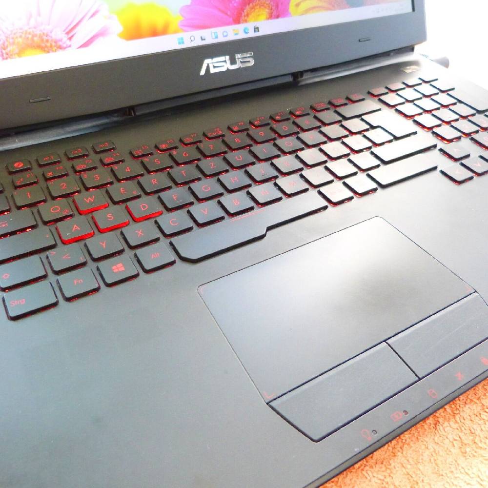 EliteTechnik Erfahrung seit 2006 Asus G751 ROG 17 Zoll GAMING GTX POWER l SSD Windows 11 l 32GB RAM NEU i7 BLURAY Räumungsverkauf