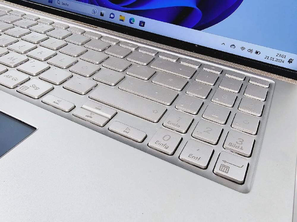 Ip-Technik ASUS ZenBook 15 UX534FTC i7 16 Gb Ram 4G Grafik 512 SSD Rabatt