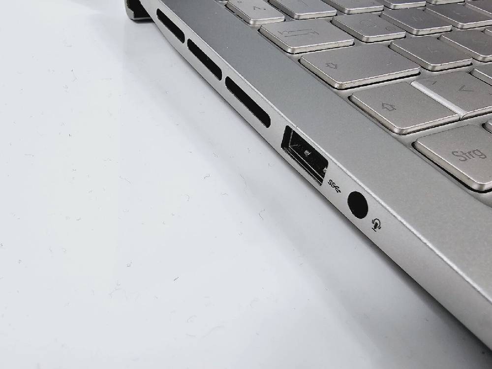 Ip-Technik ASUS ZenBook 15 UX534FTC i7 16 Gb Ram 4G Grafik 512 SSD Rabatt