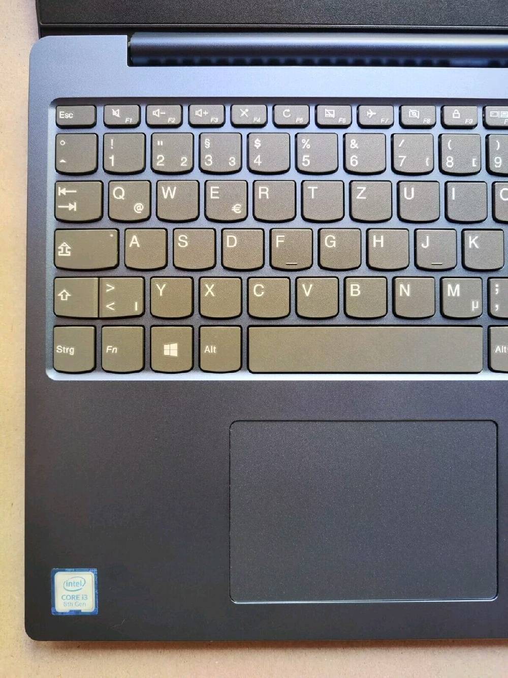 Gebraucht-land Laptop Lenovo 330S-15IKB 15.6 Zoll FHD 128GB SSD 1 TB HDD 8GB RAM Intel i3 Win Großer Ausverkauf