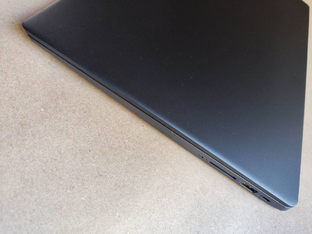 Gebraucht-land Laptop Lenovo 330S-15IKB 15.6 Zoll FHD 128GB SSD 1 TB HDD 8GB RAM Intel i3 Win Großer Ausverkauf