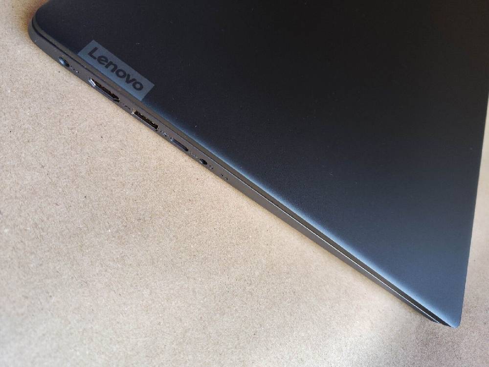 Gebraucht-land Laptop Lenovo 330S-15IKB 15.6 Zoll FHD 128GB SSD 1 TB HDD 8GB RAM Intel i3 Win Großer Ausverkauf